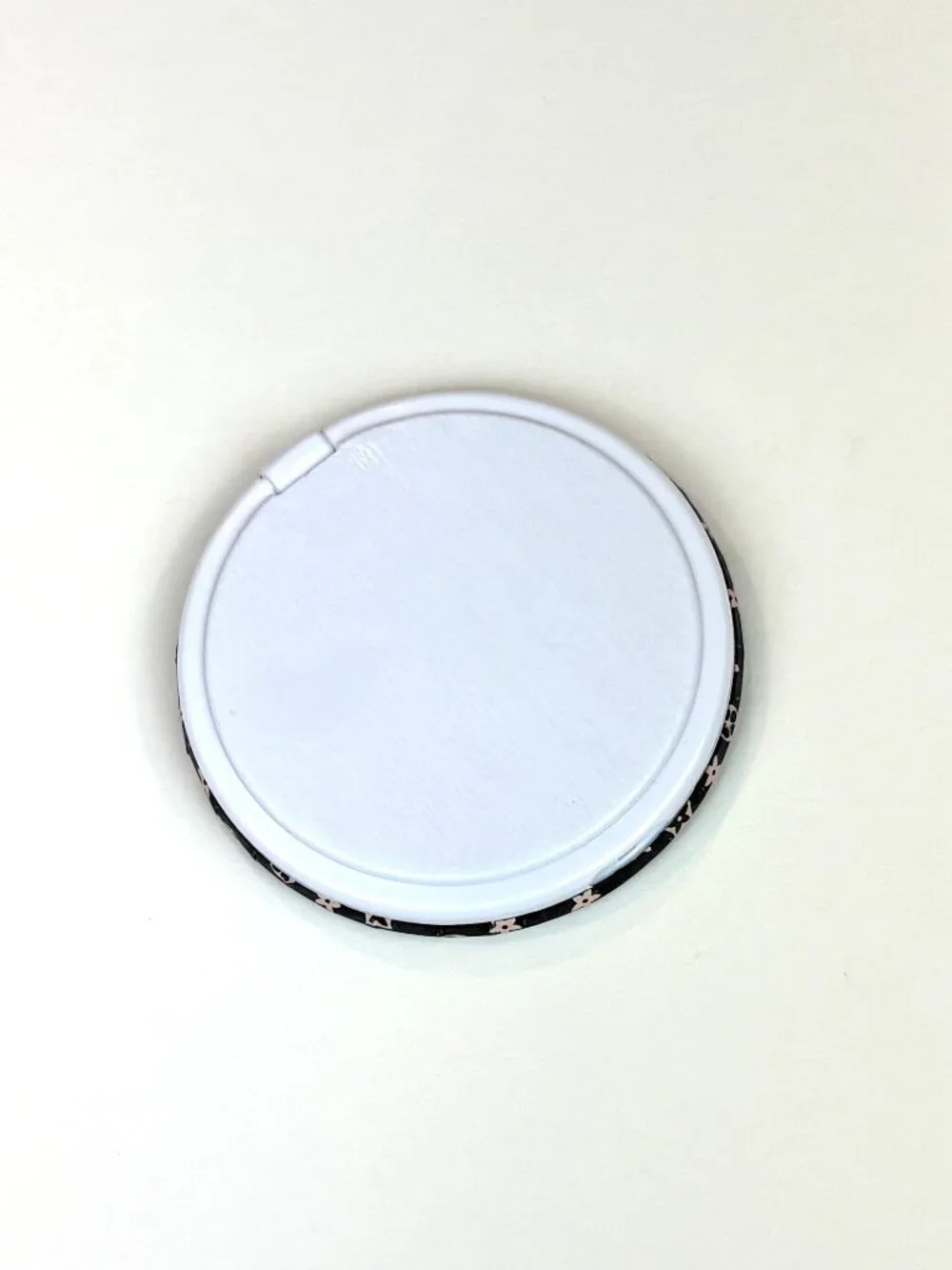 Fashion Round Cosmetic Compact Mirror - New without tags